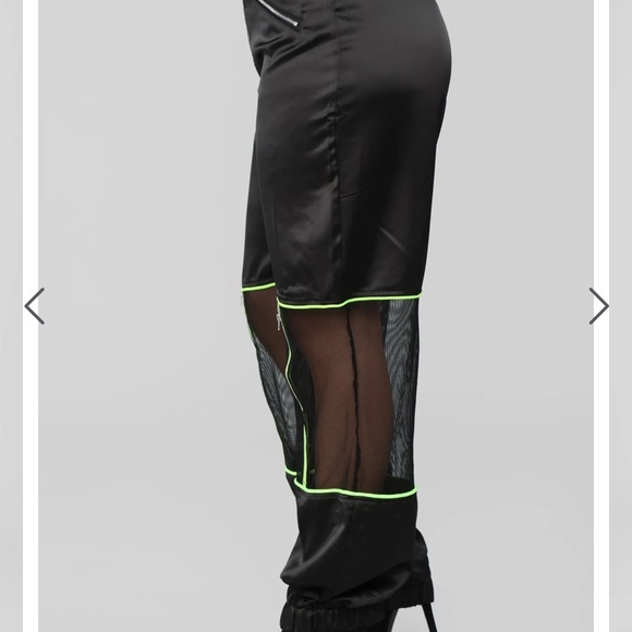 Fashion Nova pants - Picture 2 of 4